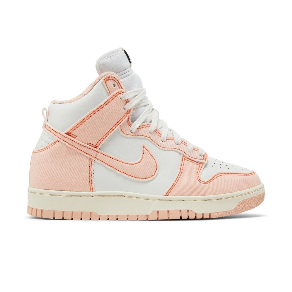 Nike Wmns Dunk High 1985 'Arctic Orange'

Worn once

Were too small for me!!